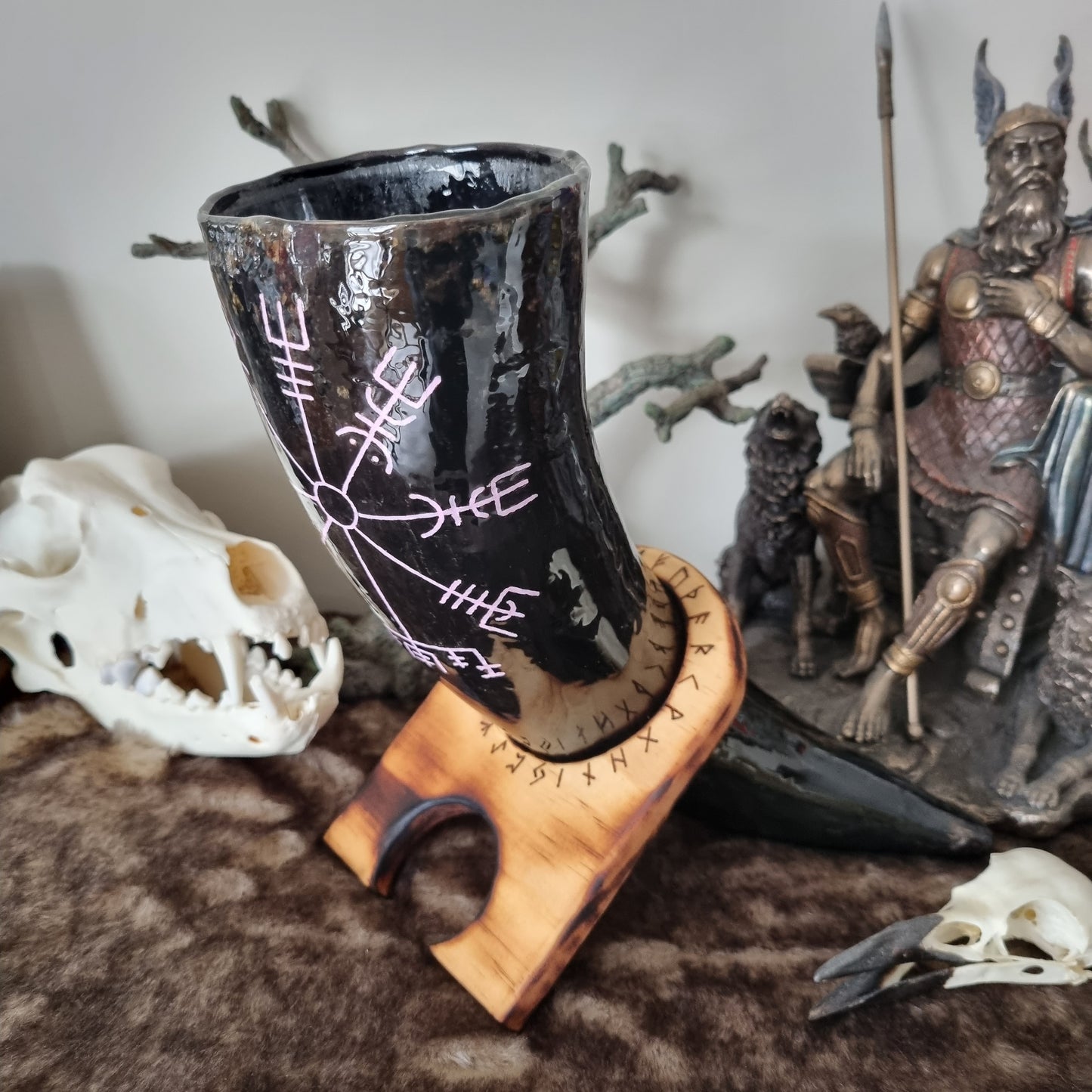 Drinking Horn - Helm Of Awe (pink)